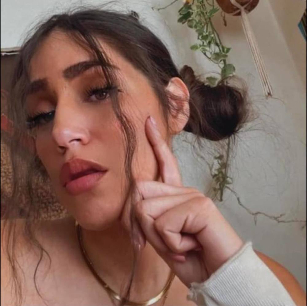 Meet your Posher, Elena